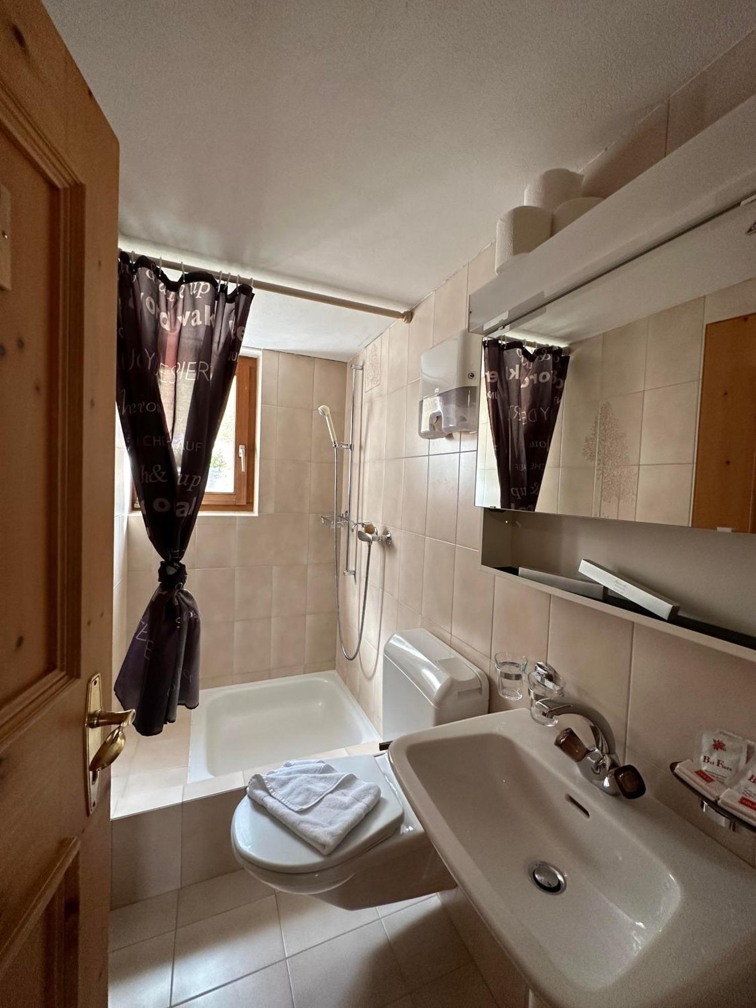 Hotel Ristorante Lagrev Maloja Zewnętrze zdjęcie